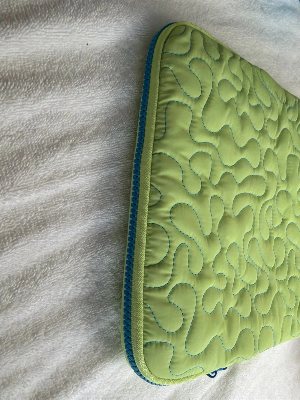 Laptop Notebook Quilted Case Protective Sleeve Green & Blue Inside